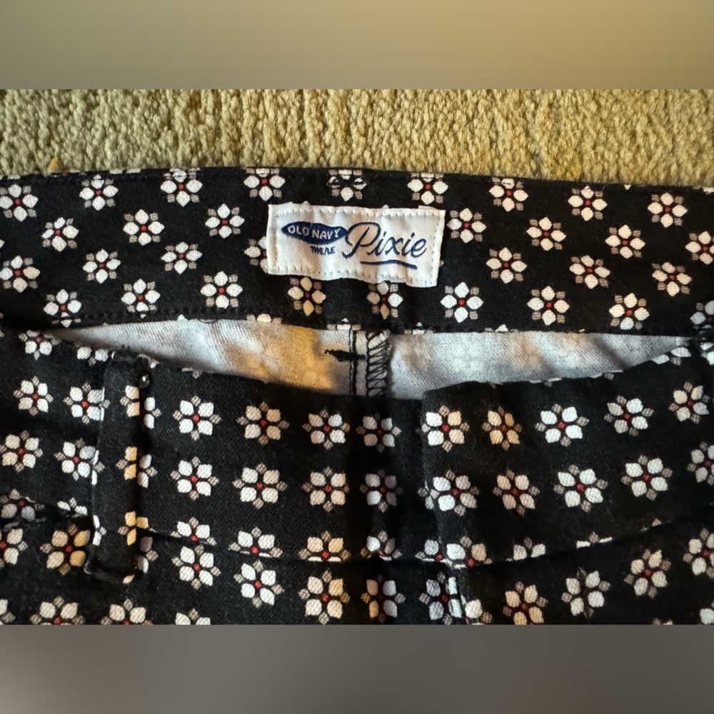 Old Navy Pixie ankle pant size 4 regular